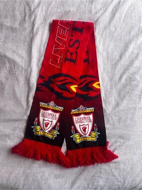 Liverpool Football Club Scarf, Hat and Gloves